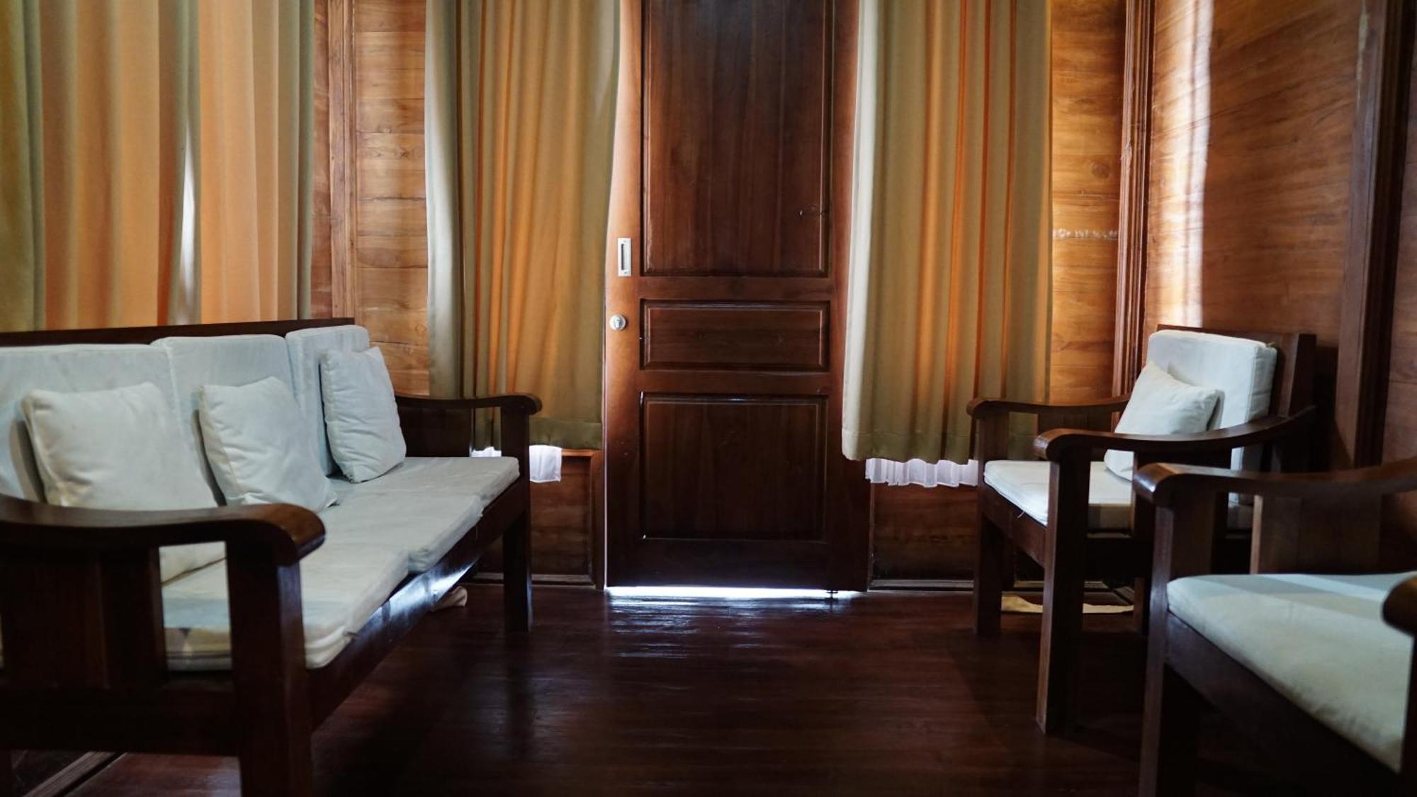 Grand Raka Homestay Lovina  Exterior photo