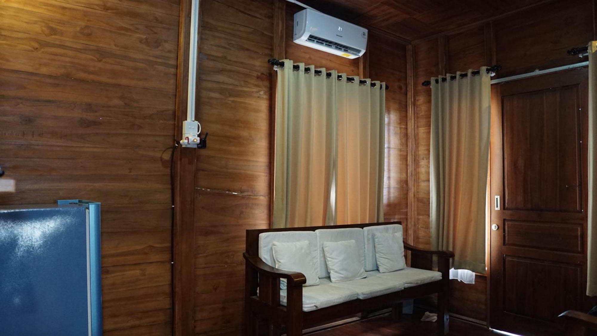 Grand Raka Homestay Lovina  Exterior photo